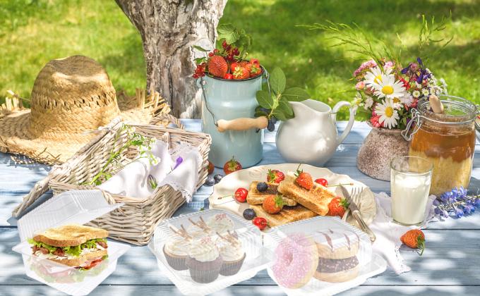 Contenedor de alimentos con bisagras cuadradas, Contenedores de plástico para llevar, Contenedores desechables de alimentos con cáscara de almeja para ensaladas, pasta 9