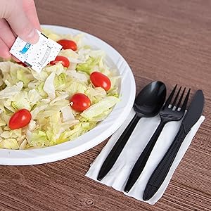 Set de cubiertos de plástico envueltos individualmente con servilleta + paquetes de sal y pimienta en blanco (250 contados) preenvueltos 2