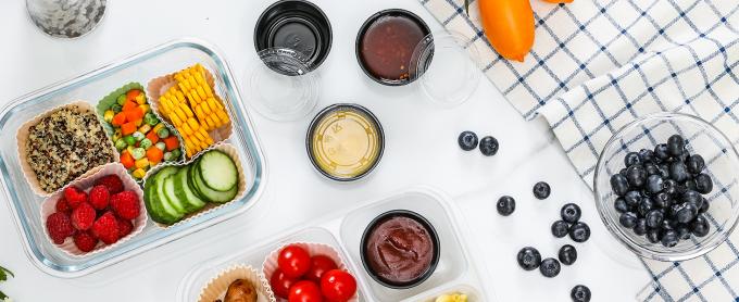 Tazas de porción con tapas, mini contenedores para el control de porciones, golpes de gelatina, preparación de comidas, tazas de salsa, limo, condimento 0