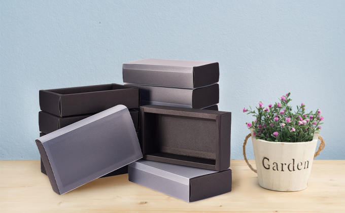 Cajas de Kraft de color marrón cuadrado Caja de regalo de papel de trabajo pesado con ventanas transparentes 3.3x3.3x1.2 para las fiestas 0