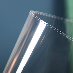 Envase de celofán para cestas de regalo, bolsas de regalo de plástico Opp con arcos rojos Envase de cinta para cestas y regalos 1