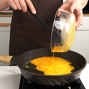 Espátula de goma, mejorado mango fuerte con agarre ergonómico, resistente al calor hasta 600 ° F para utensilios de cocina no adhesivos, cocina 2